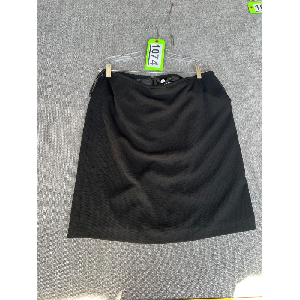 Vintage Women Pencil Skirt 16 Black Textured Crepe Lined Back Slit Business Work